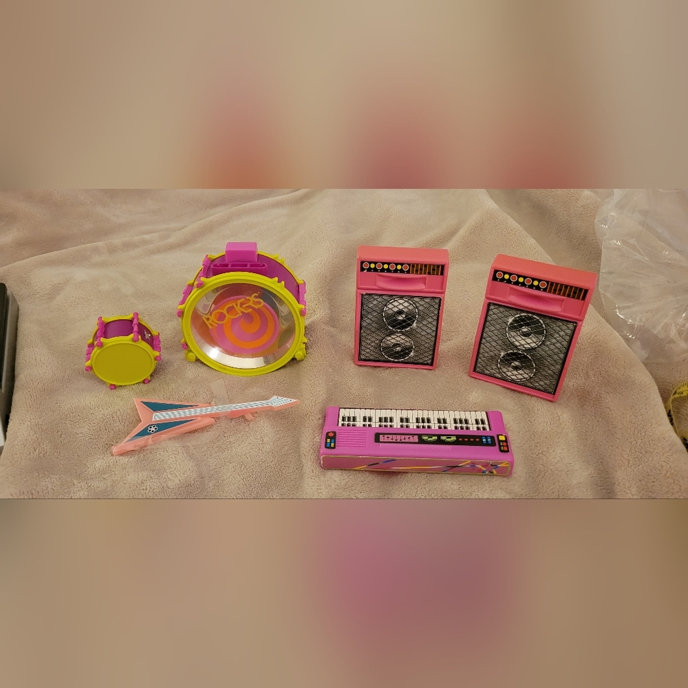 Vintage 1986 Mattel Barbie and the Rockers Live Concert Playset Instruments LOT